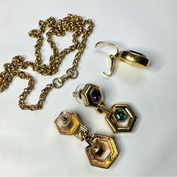 Vintage Swarovski Signed Set Purple Green Crystals Chunky Gold Tone Swan Signed - Picture 3 of 9